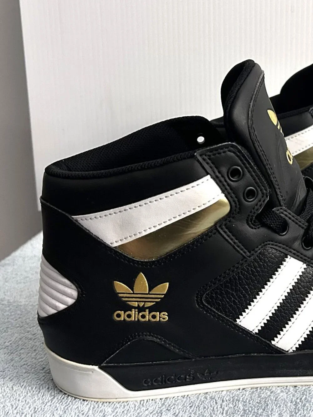 ADIDAS - Picture 7 of 12
